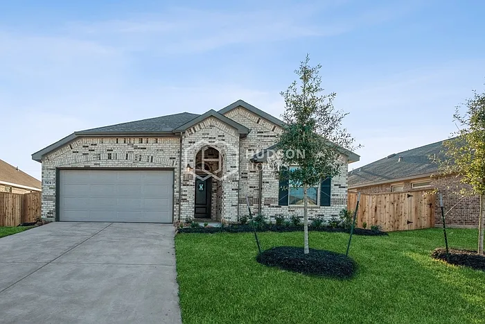 5104 Twin Summit Dr