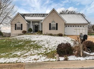 372 Martin Field Ct, Villa Ridge, MO 63089