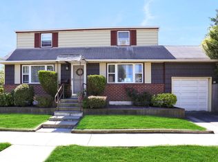 1732 Westmoreland Rd, Merrick, NY 11566