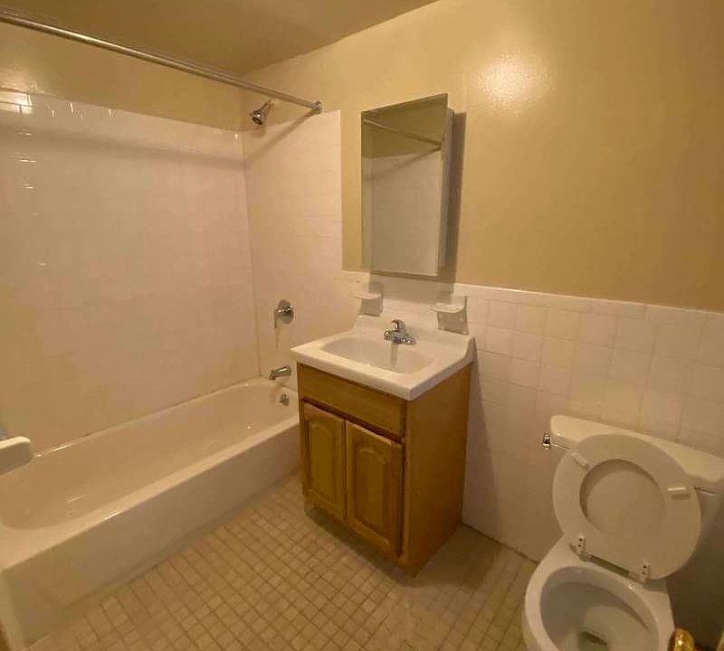 2nd image of 1005 Walton Ave #G2
