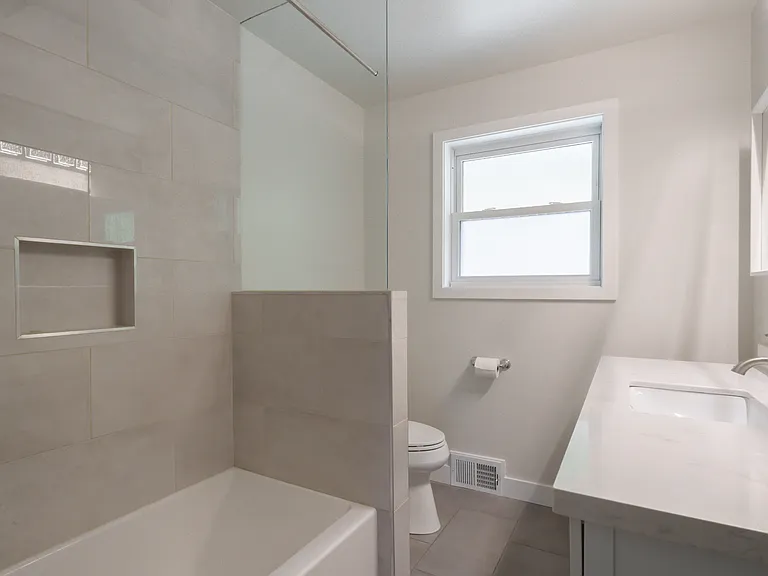 Beautiful fully renovated bathroom