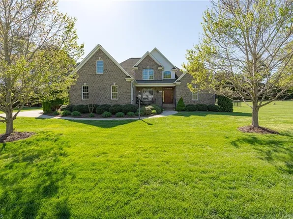 7021 Carriage Cove Dr, Oak Ridge, NC 27310