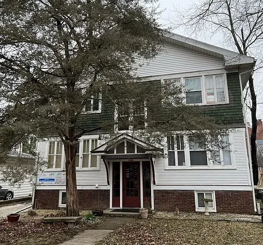 2 bed, 900 sqft, $1,120 — Photo 1