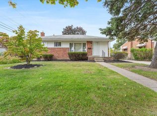 941 Belton St, Garden City, MI 48135