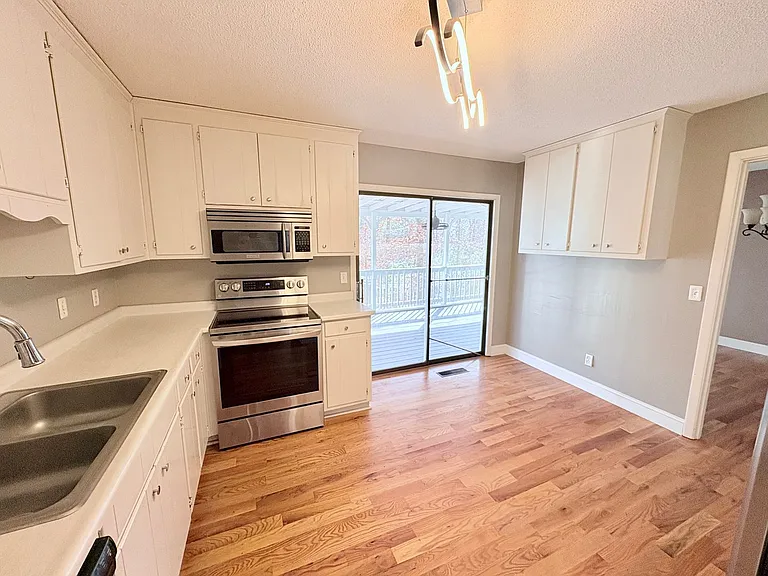 101 Knight Cir — Photo 8