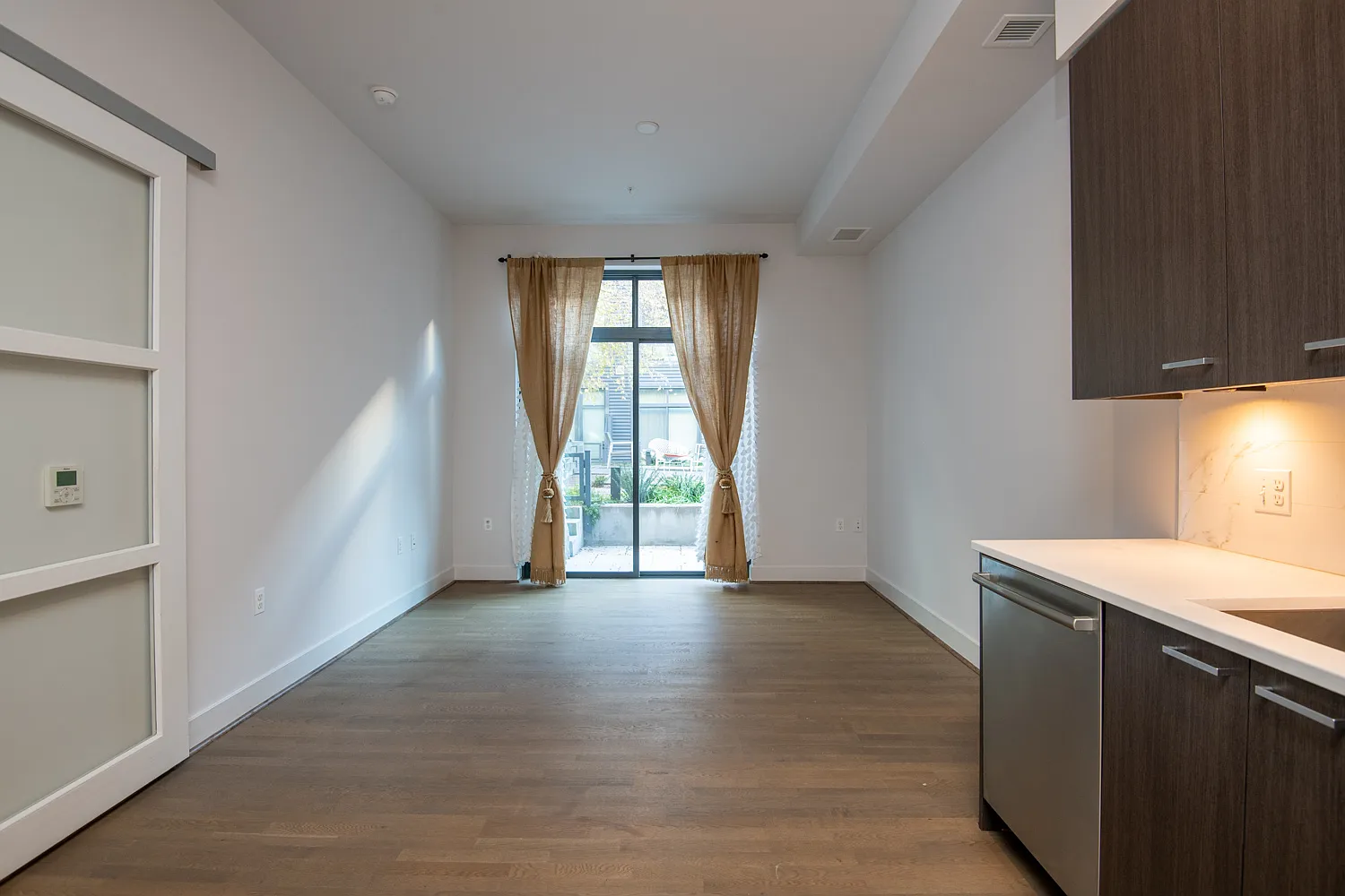 525 Water St SW — Photo 2