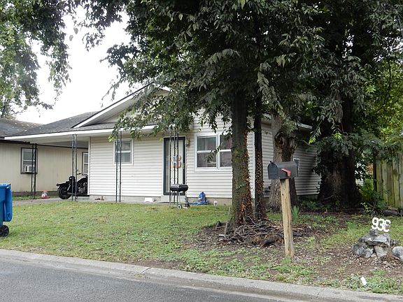 3rd image of 938 Jefferson Ave
