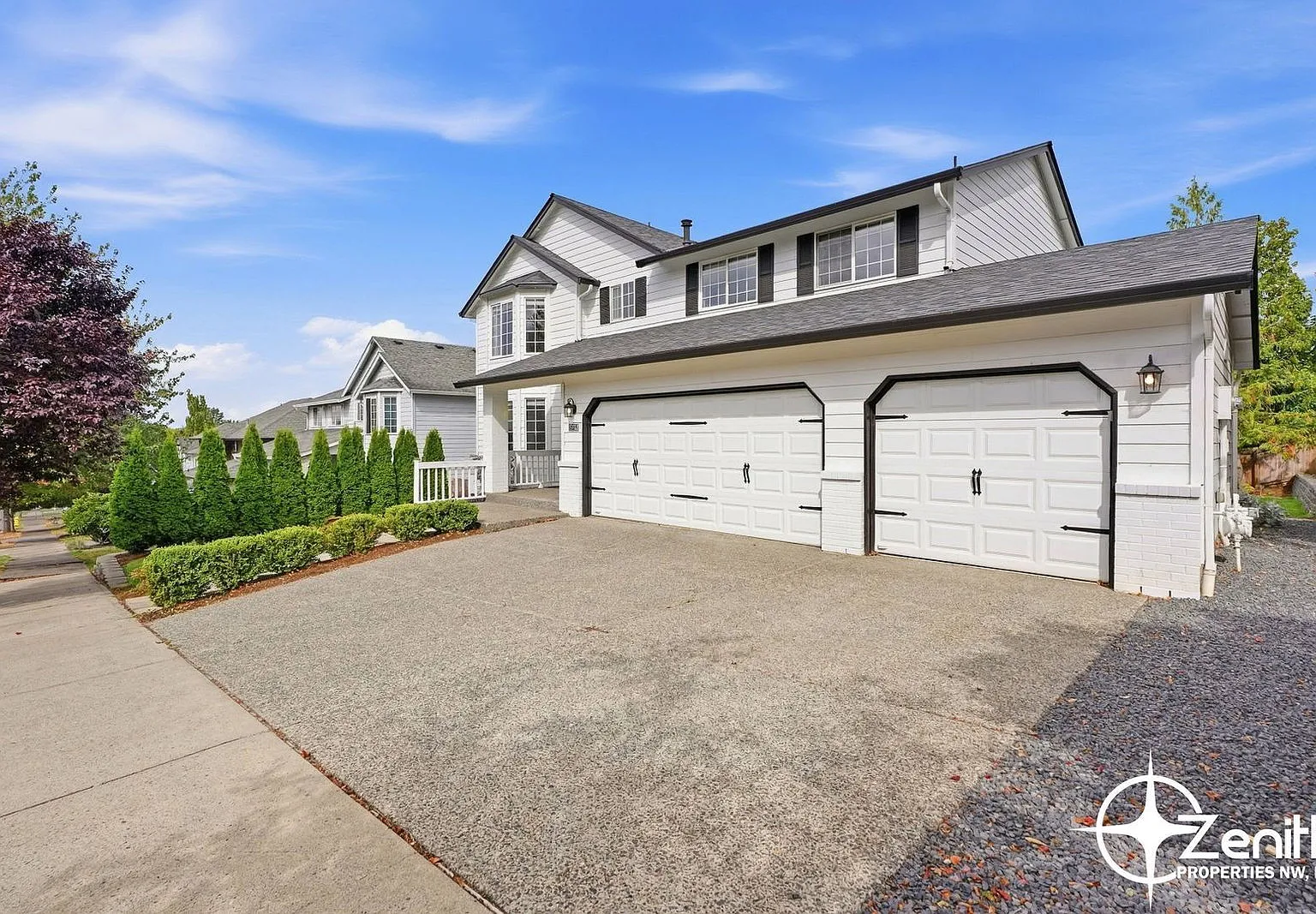 4 bed, 2.5 bath, 2441 sqft, $3,450 — Photo 2