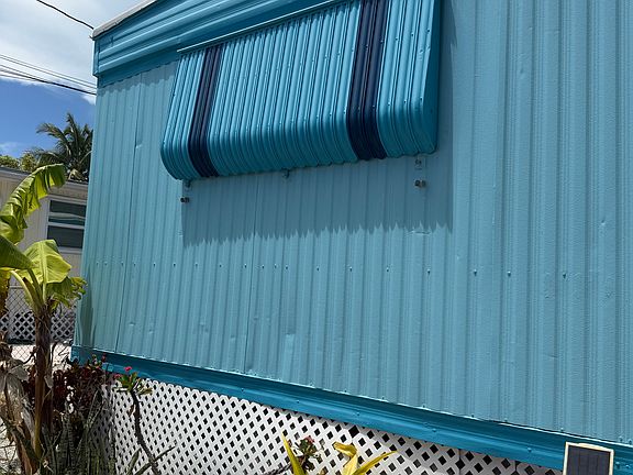2nd image of 318 Boca Chica Rd