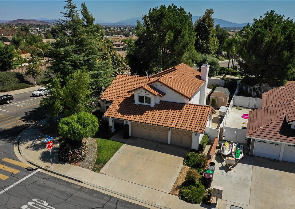 1st image of 25497 Day Lily Dr