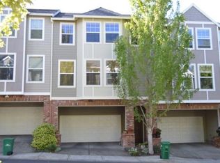 9038 SW Rystadt Ln, Portland, OR 97225