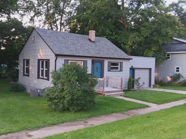 212 W Saint Marys St, Decatur, MI 49045