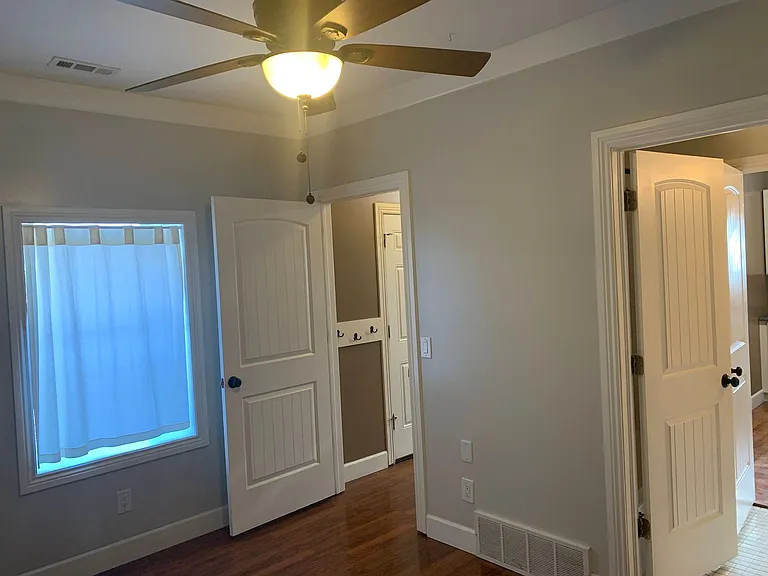 557 N 400 E — Photo 10