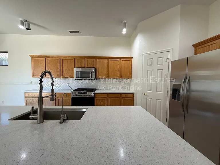 281 W Flamingo Dr — Photo 9