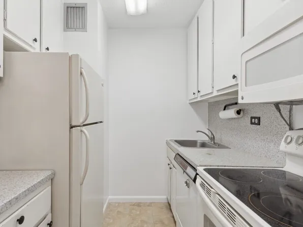 300 East 54th Street image 12 of 14