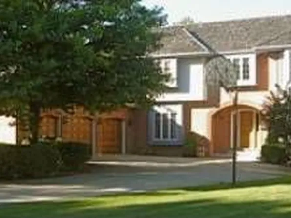 1308 Kristin Dr, Libertyville, IL 60048