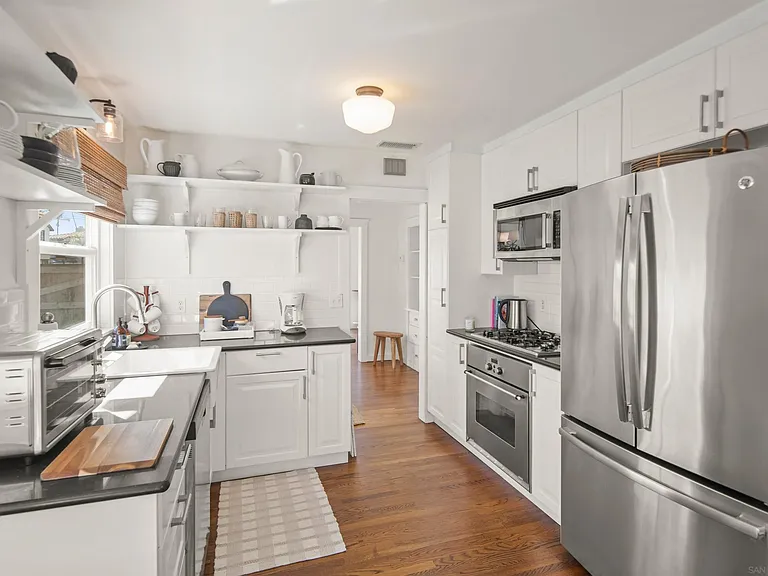 950 Olive Ave — Photo 19