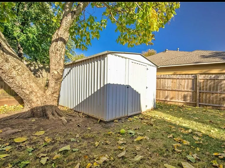 517 Partridge Ln — Photo 5