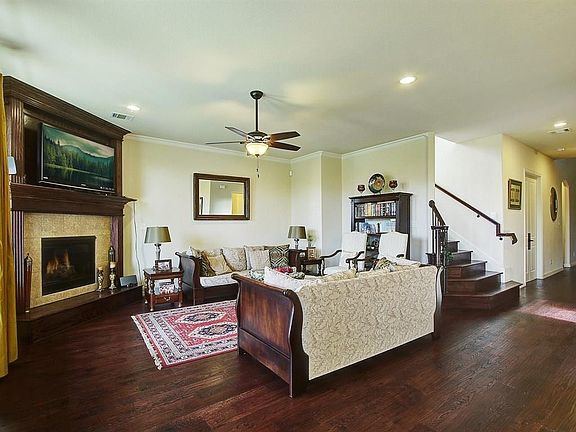 4th image of 2840 Wellbourne Dr