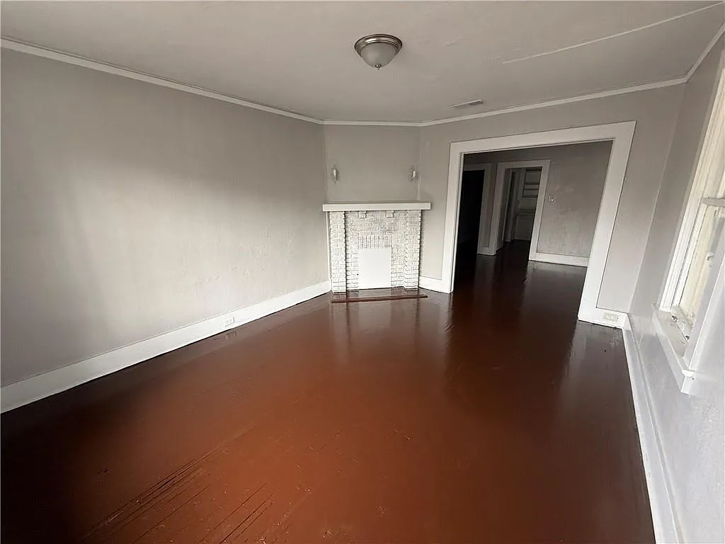 Building Photo - 1321 Springhill Trce #B