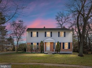 4 Honeysuckle Ct, Wilmington, DE 19810