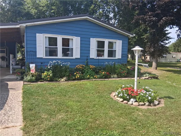 382 Southview Dr, Arcade, NY 14009