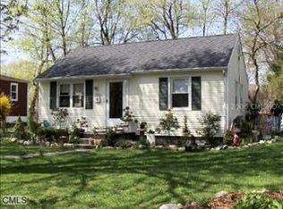 4 Elgin Ave, Bethel, CT 06801