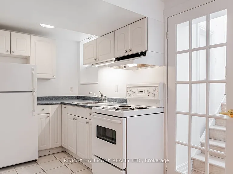 47 Manchester Ave #2 — Photo 10