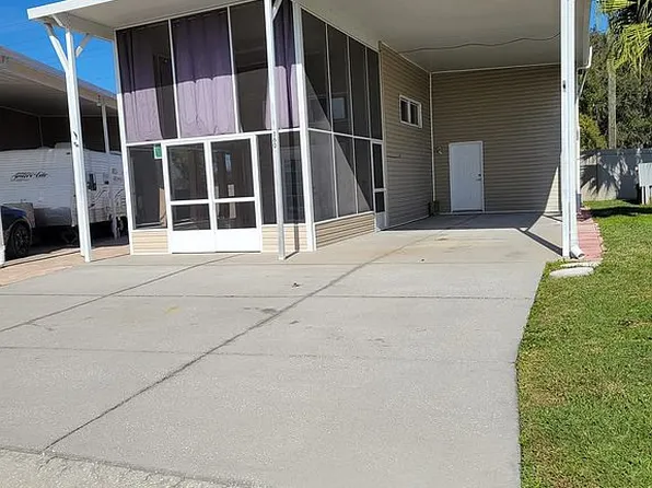 39525 Quartz Dr, Zephyrhills, FL 33540