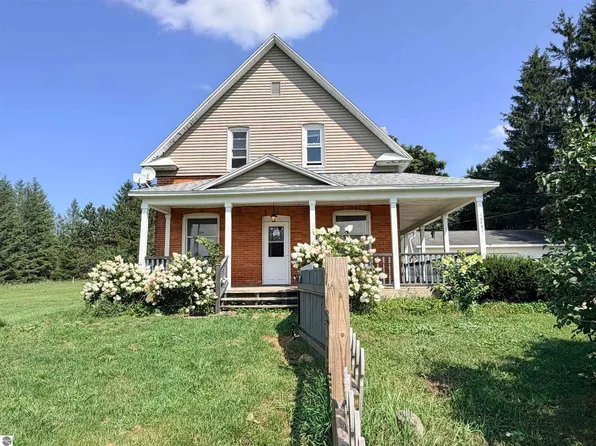 10891 S Lucas Rd, Mc Bain, MI 49657
