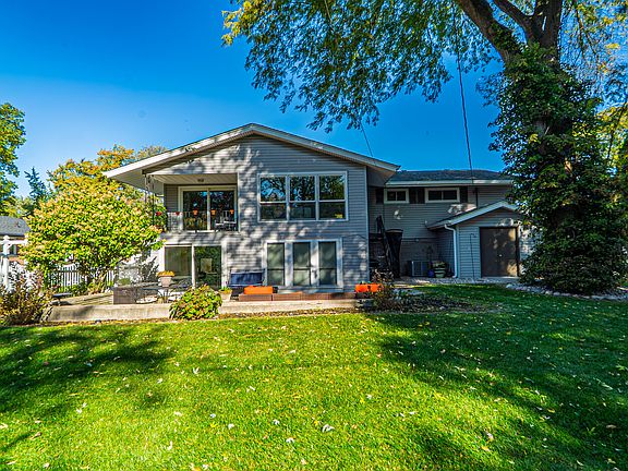 5th image of 1324 Vivian Ln
