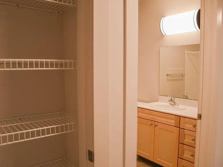 Kirkland Heights Apartments — Photo 97