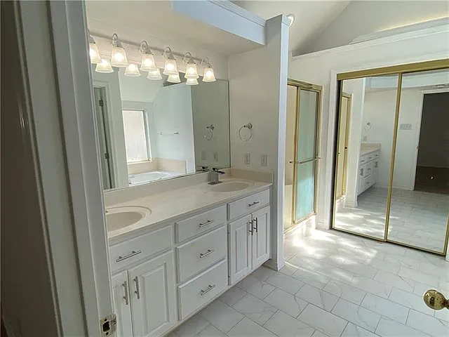 1373 Fairfield Dr — Photo 10
