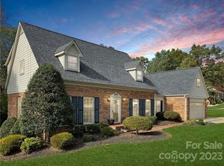 205 Mountain St, Marion, NC 28752