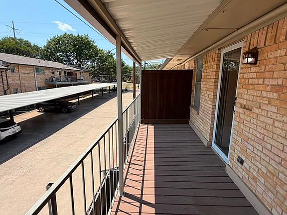 2nd image of 5819 Sandhurst Ln #C
