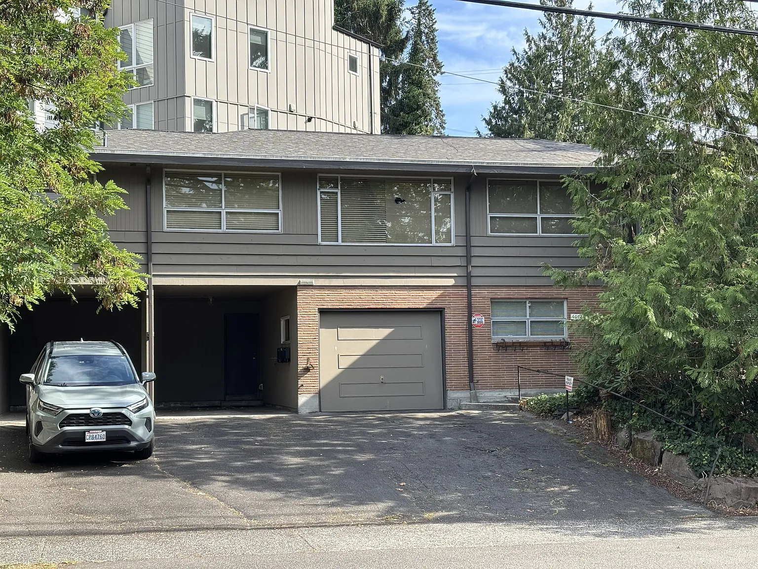 2 bed, 900 sqft, $1,900 — Photo 1