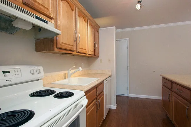2055 Ascot Dr #107 — Photo 4