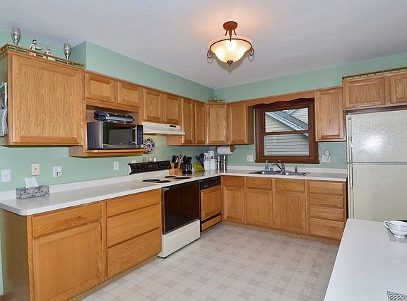 4th image of 6219 Exchange St