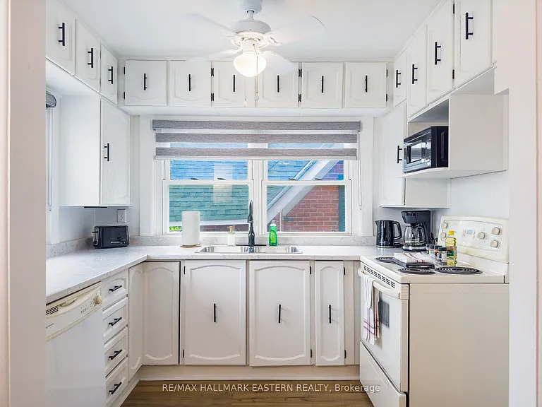 36 Main St #8 — Photo 4