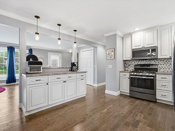 4th image of 2820 Rutherford Dr