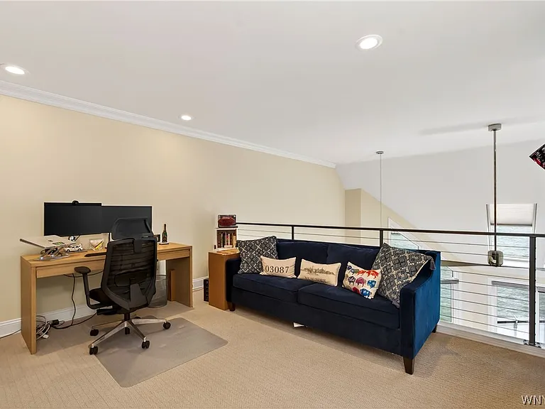36 Harbour Pointe Cmn — Photo 13