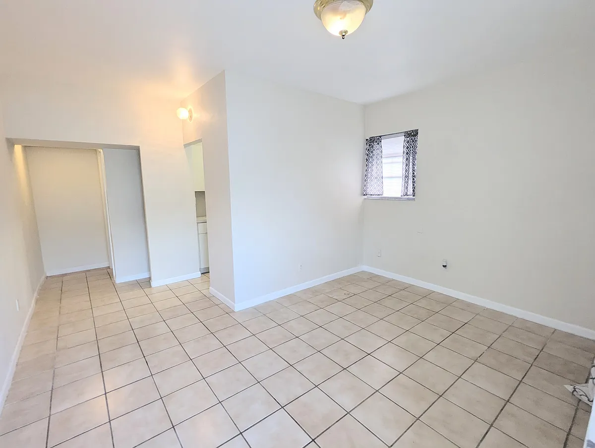 Building Photo - 4345 SW 97th Ave