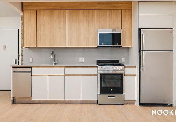 5th image of 378 Weirfield St #603