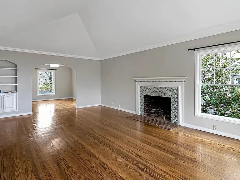 1908 Melvin Rd — Photo 3