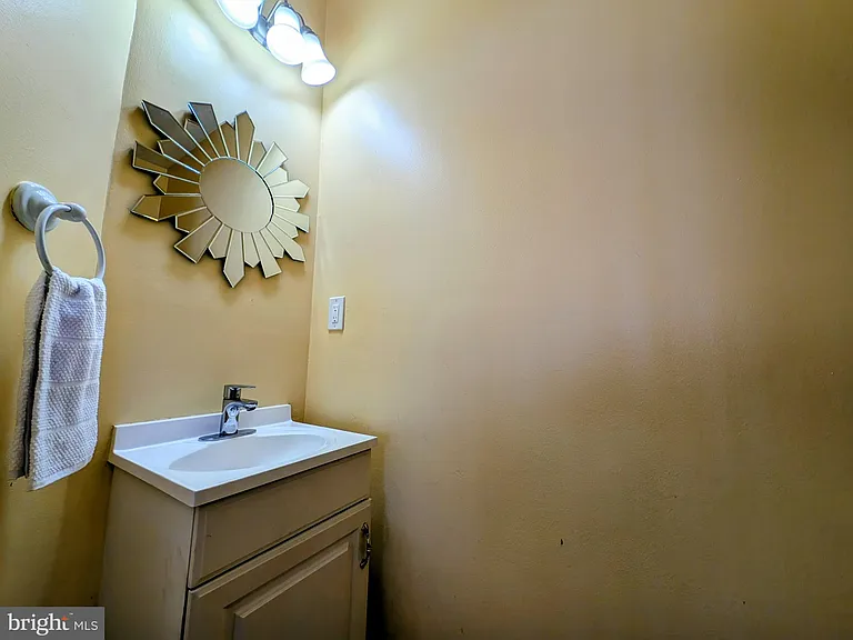 20 Cambridge Ct — Photo 11