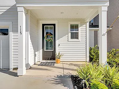 115 Hawthorne Landing Dr — Photo 3