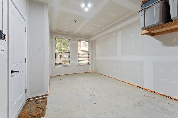 224 S Newkirk St — Photo 31