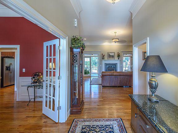 12-ft. Ceilings, Hardwoods