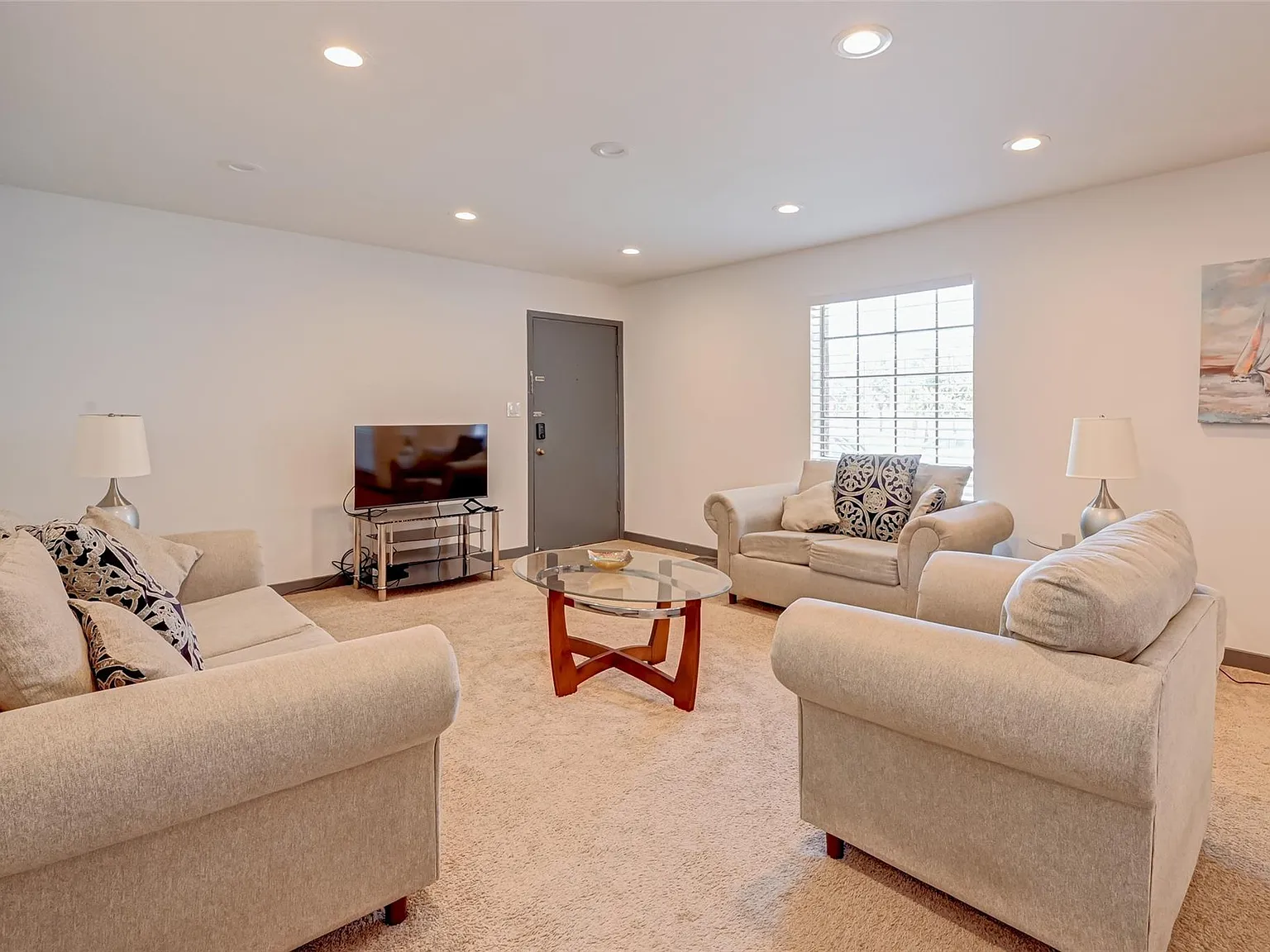 2 bed, 1.0 bath, 870 sqft, $1,450 — Photo 4