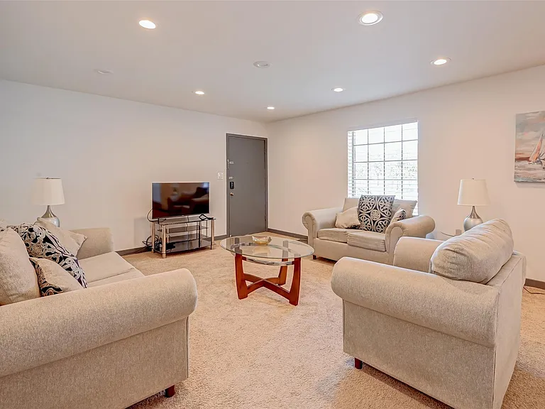 5863 Inwood Dr #5 — Photo 4
